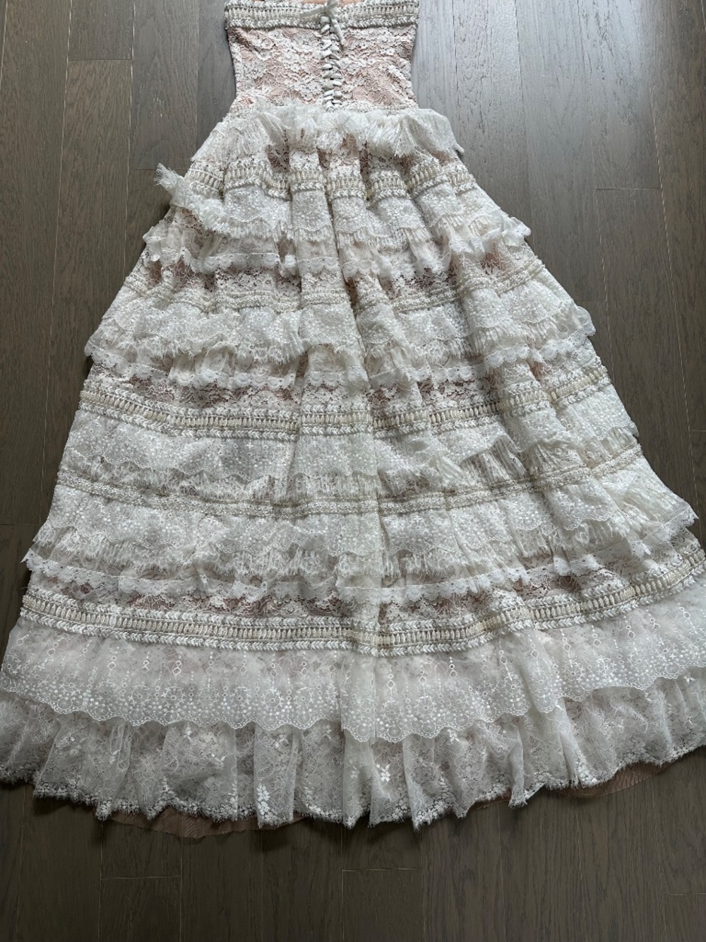 Alice + Olivia ZENA Off White Lace Maxi Dress Tiered Embellished Wedding Size 2 - Picture 4 of 11